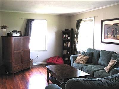3rd image of 615 Carson Dr