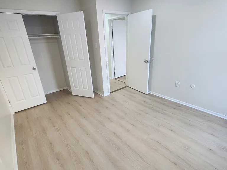 2200 Hamilton Ave — Photo 12