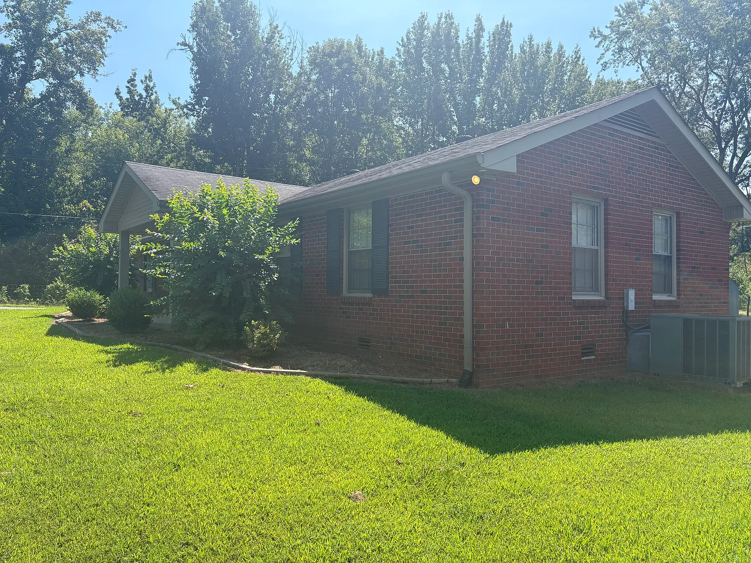 3 bed, 1525 sqft, $2,000 — Photo 4