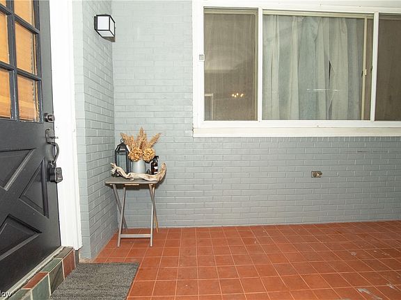 4th image of 3679 Staunton Dr