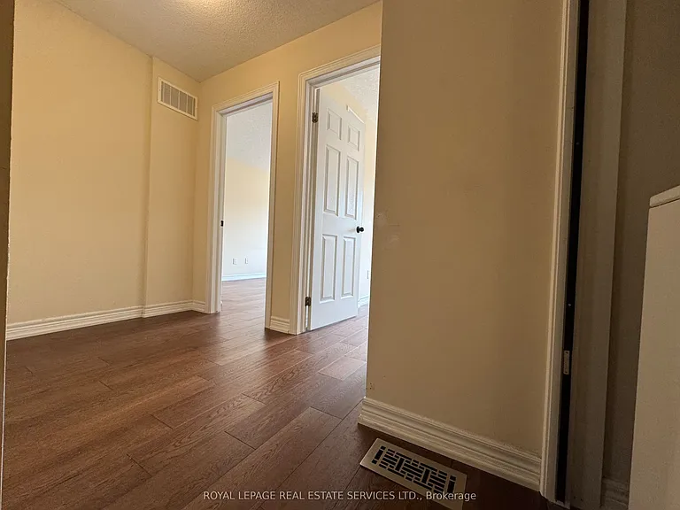181 Plains Rd W #47 — Photo 20
