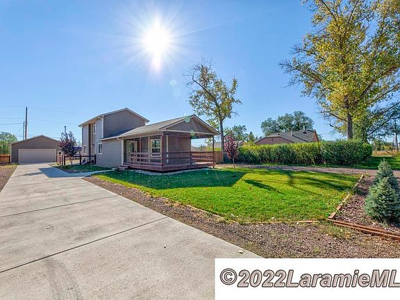 3rd image of 169 N Pierce Dr