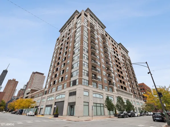 849 N Franklin St Unit 802, Chicago, IL 60610