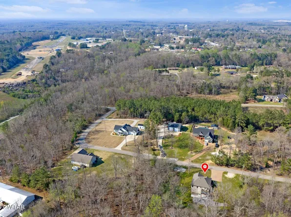 140 Eagle Crest Ln, Parsons, TN 38363