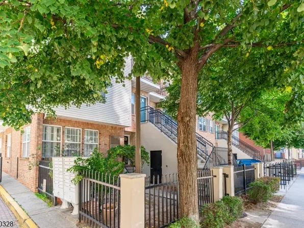 74 Union St, Newark City, NJ 07105