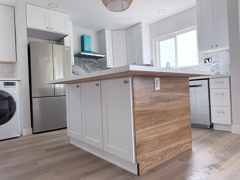 4945 Brighton Ave — Photo 8