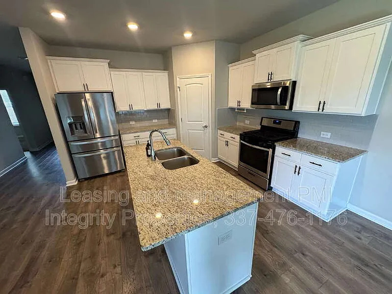 616 Vert Dr — Photo 3