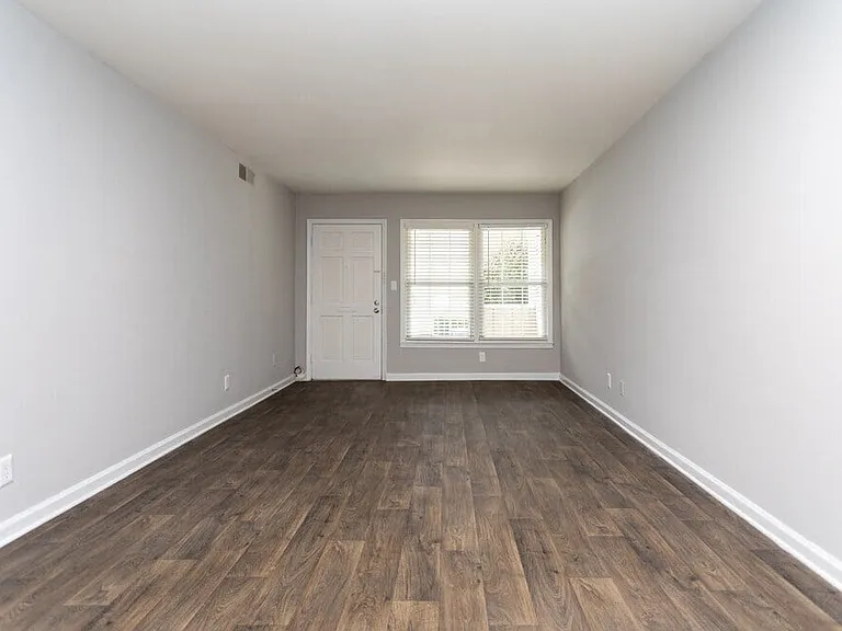 The Avenue Apartments — Photo 20