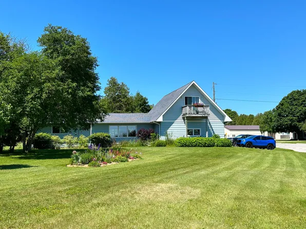 400 Ferry Ln, Saint Ignace, MI 49781