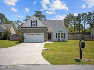 310 Inverness Dr, Hubert, NC 28539