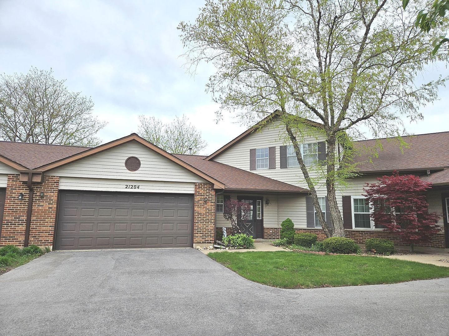 21204 W Silktree Cir