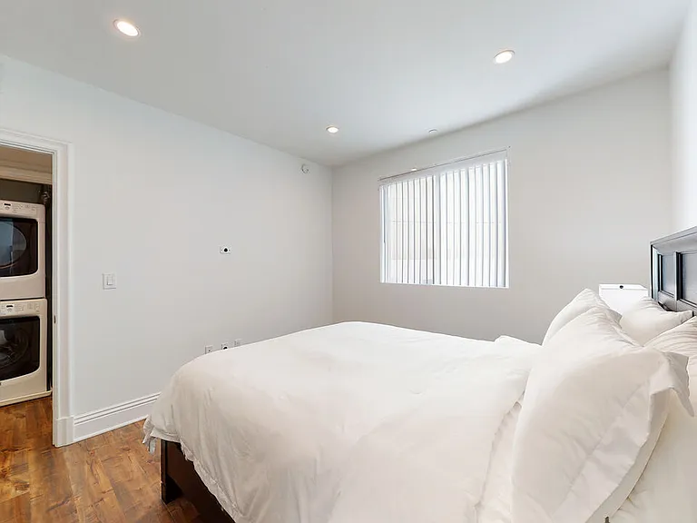 907 S Shenandoah St #101 — Photo 18