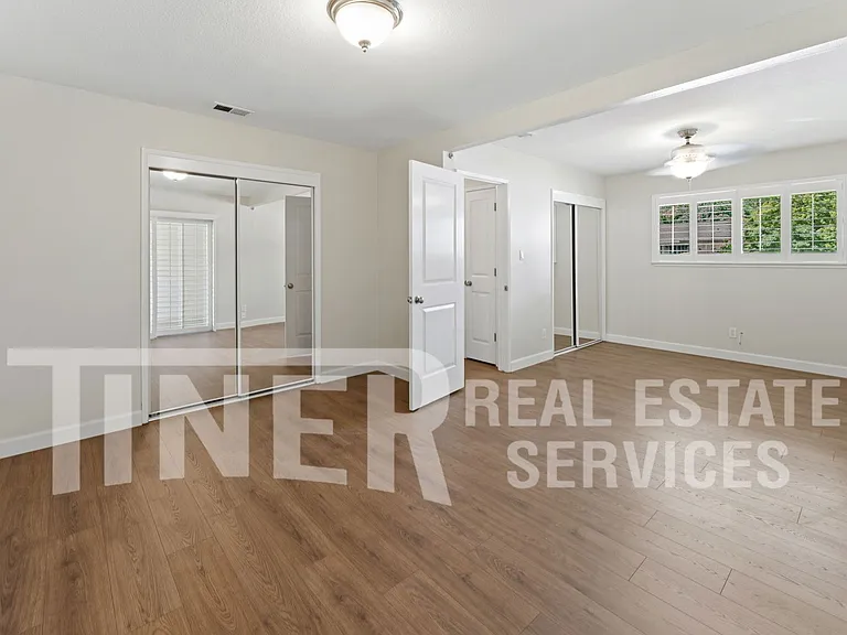 8 Saratoga Cir — Photo 16