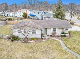 417 Hillwood Ct, Flushing, MI