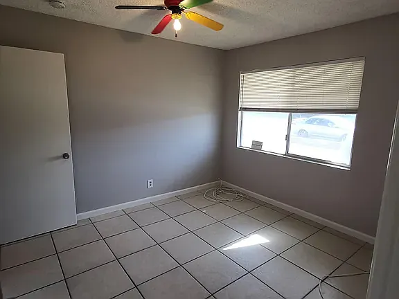 233 E Avenue J8 — Photo 7