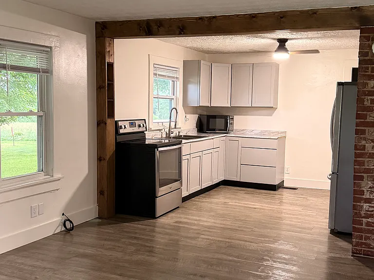 5041 Ravenna Ave SE — Photo 2