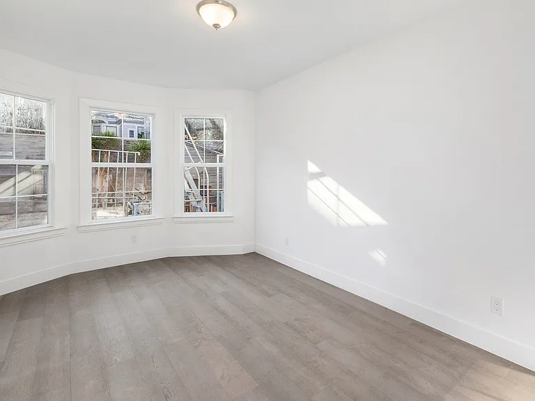 1555 Oak St #850R — Photo 11