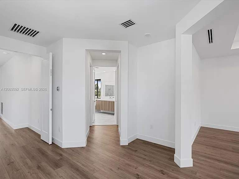19602 NE 14th Ct — Photo 75