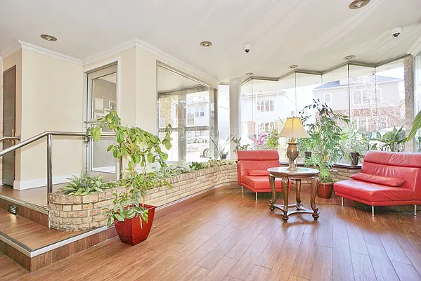 Sold by Remax Edge | media 2