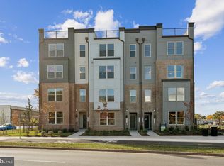 2148 Glacier Rd, Herndon, VA 20170