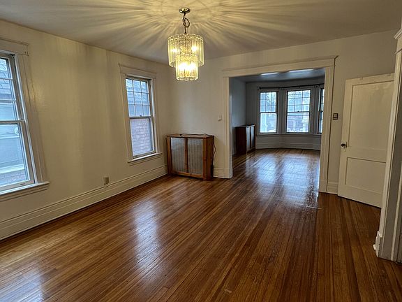 4th image of 25 Cuyler Ave #2