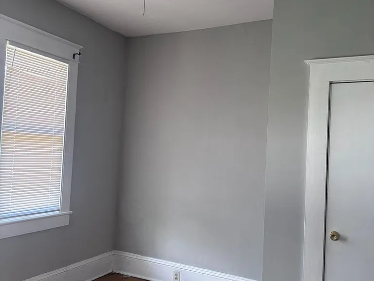 209 S Summit St — Photo 2