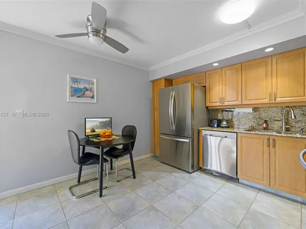 2804 N 46th Ave APT C630, Hollywood, FL 33021