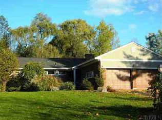 10 Southwood Dr, Slingerlands, NY 12159