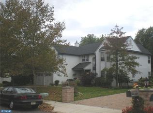 4 Edinburgh Ct, Mount Laurel, NJ 08054