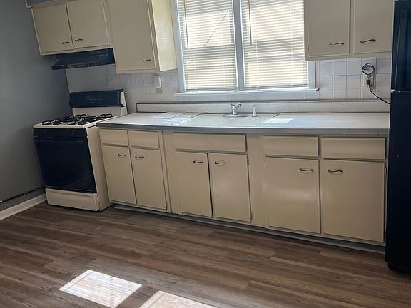 5th image of 8640 S Kingston Ave