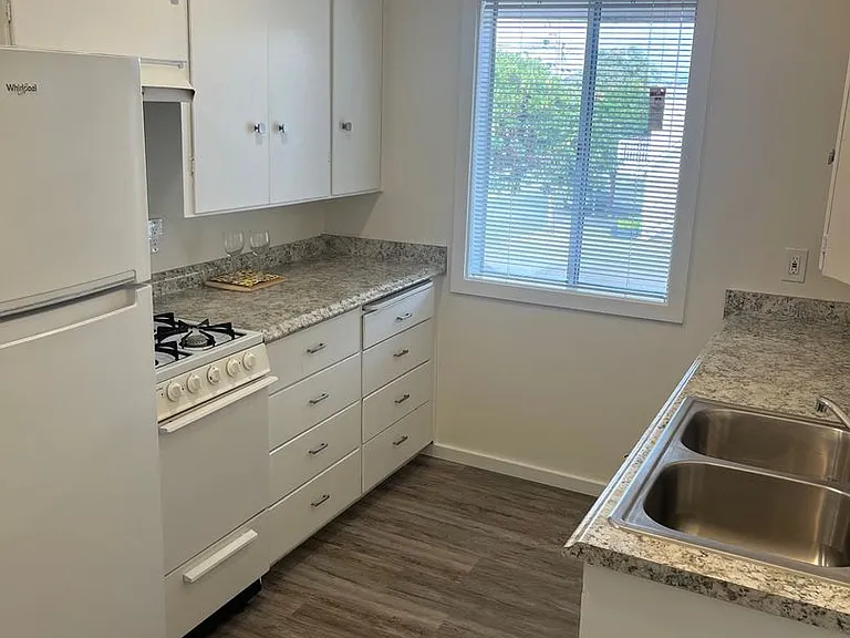 828 Napa Ave — Photo 12