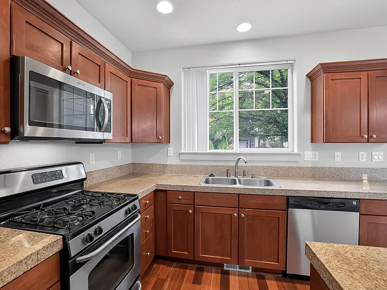 7130 NE Ridge Dr — Photo 6