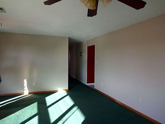 2nd image of 2833 Rosewood Dr
