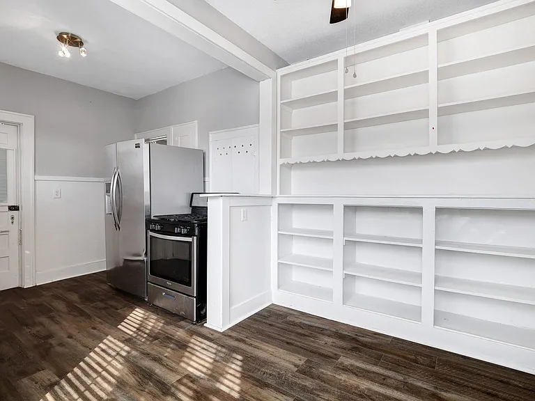 527 Fulton Ave — Photo 12