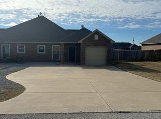 211 Walker Ln, Millsap, TX 76066