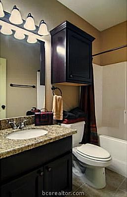 5th image of 311 Deacon Dr W