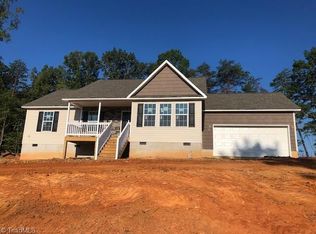 824 Falling Creek Ct, Rural Hall, NC 27045