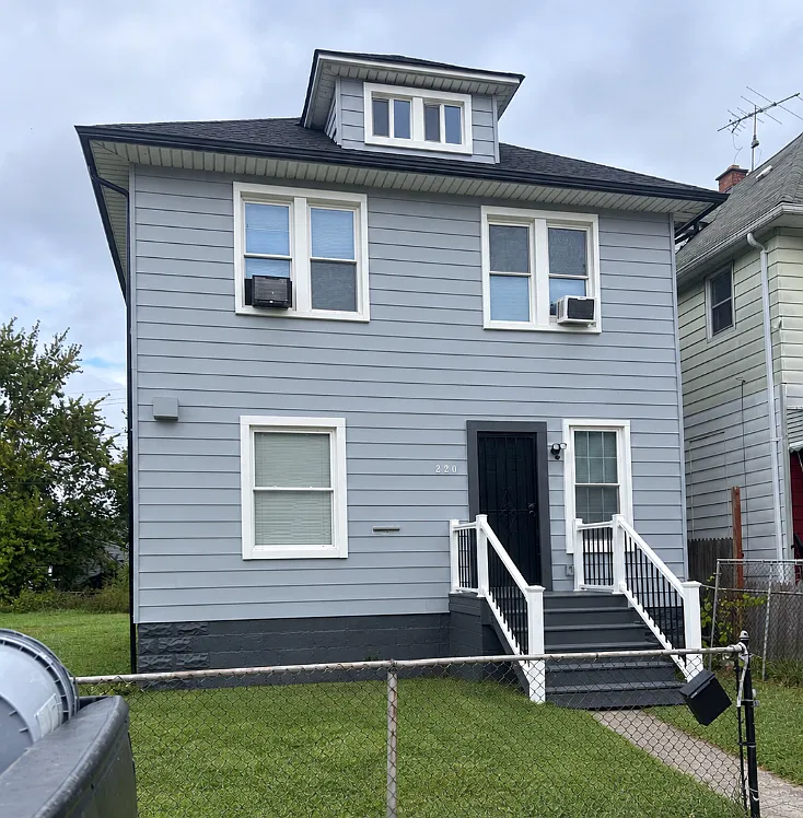 4 bed, 1.5 bath, 1584 sqft, $1,749 — Photo 1