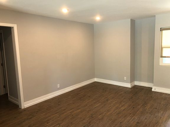 4th image of 13435 Burbank Blvd APT 9