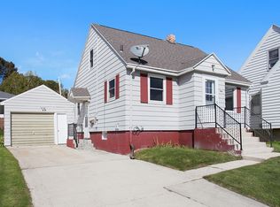 241 N Water St, Algoma, WI 54201