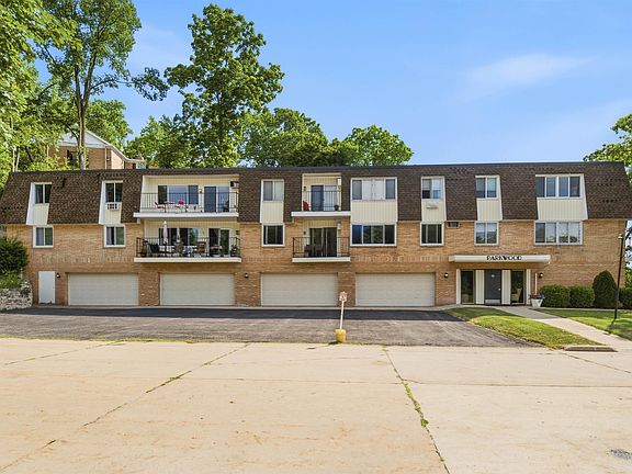 2nd image of 10 Green Bay Ct APT 205