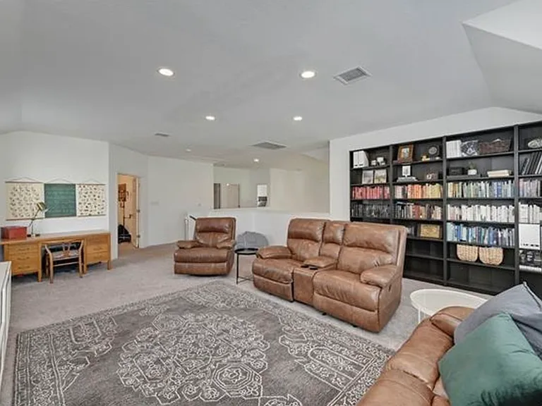 1404 Goldilocks Ln — Photo 20