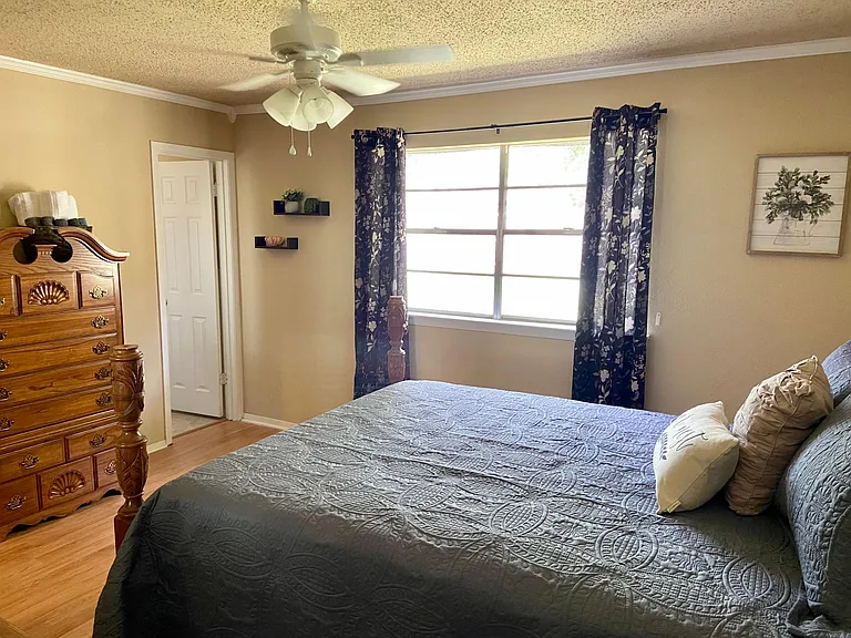 1028 Barber St — Photo 18