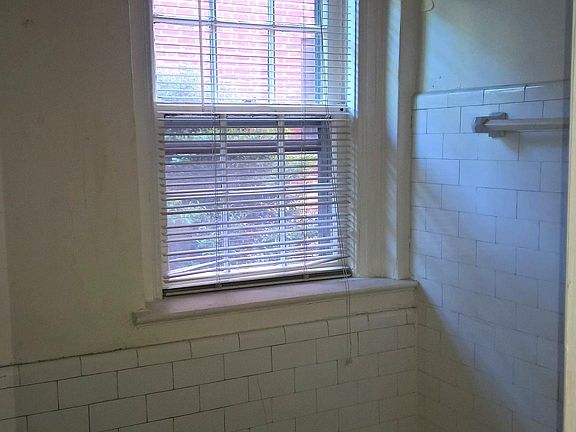 4th image of 812 Maury Ave APT 3