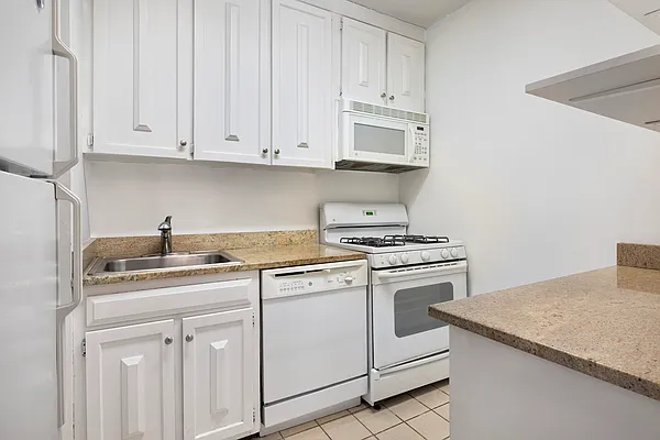 Rented by Douglas Elliman | media 15