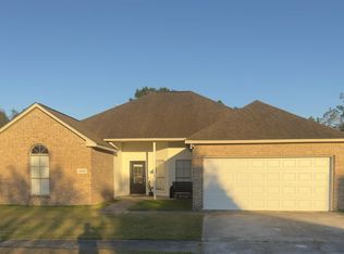 34036 Spring Lake Dr, Walker, LA 70785