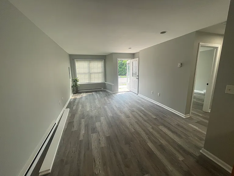 92 William St #5 — Photo 2
