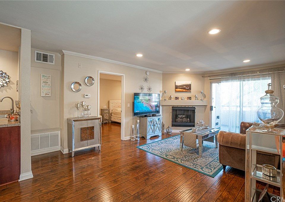 1st image of 5525 Canoga Ave APT 105
