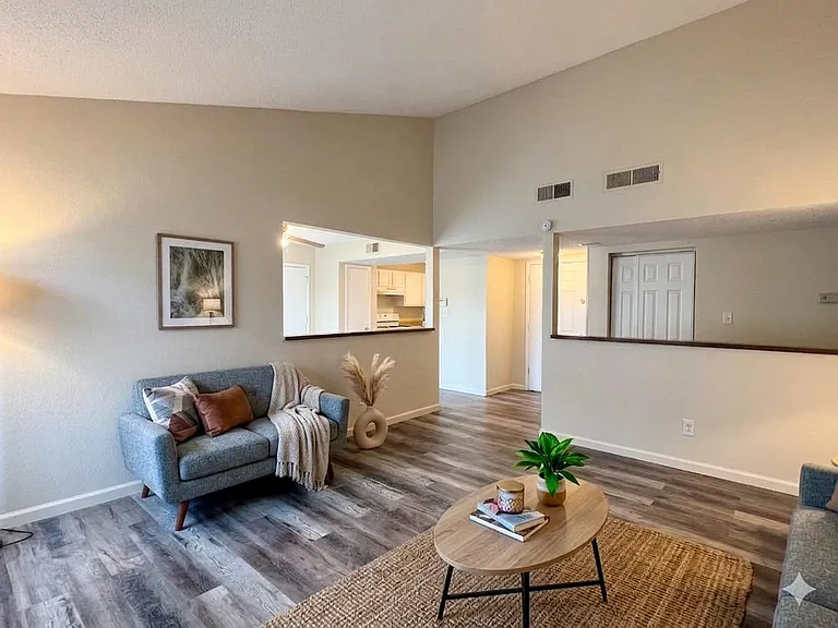 874 Baltic Ave SE — Photo 17