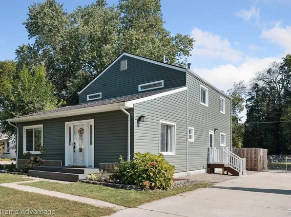 21526 Oxford Ave, Farmington Hills, MI 48336